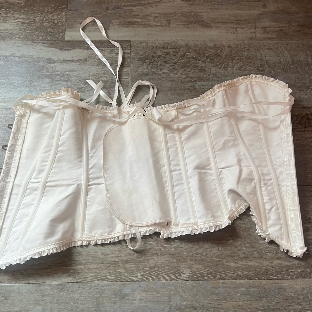 SHEIN White Corset Top - Picture 4 of 5